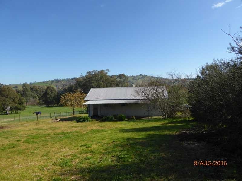 75 Mount Street, Gundagai NSW 2722