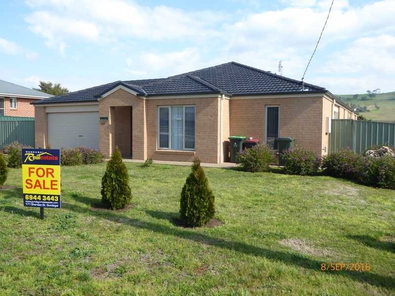 142 West Street, Gundagai NSW 2722