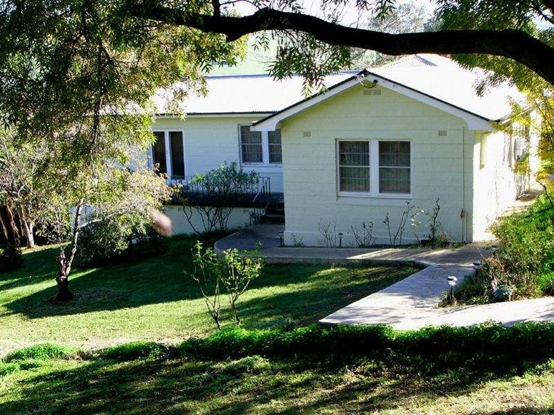 26 Byron Street, Gundagai NSW 2722