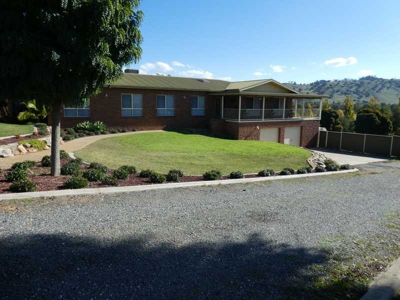 45 Mount Street, Gundagai NSW 2722