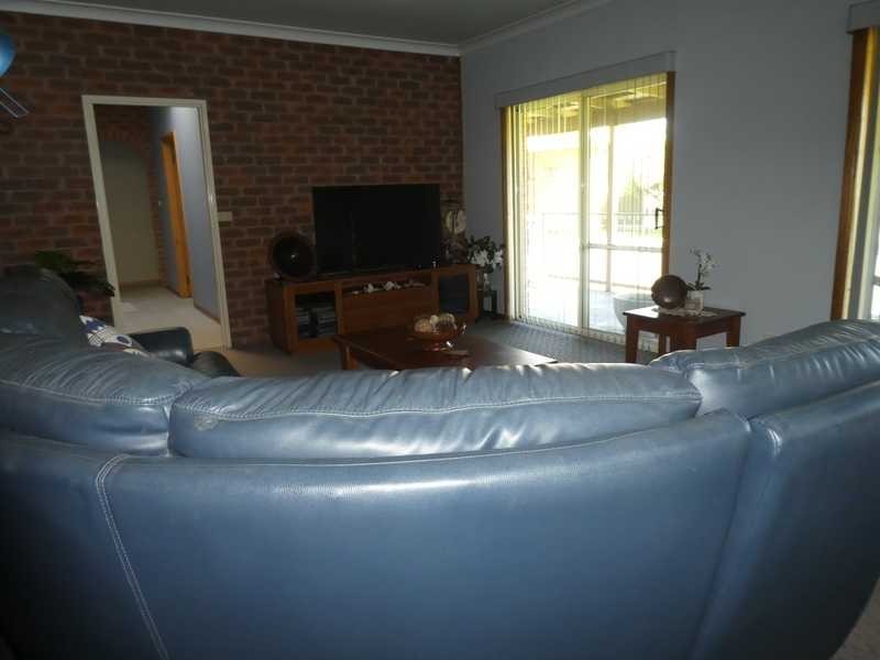 45 Mount Street, Gundagai NSW 2722