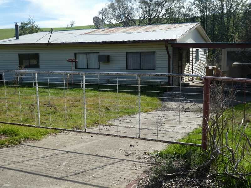 64 Redhill  Road, Adjungbilly NSW 2727