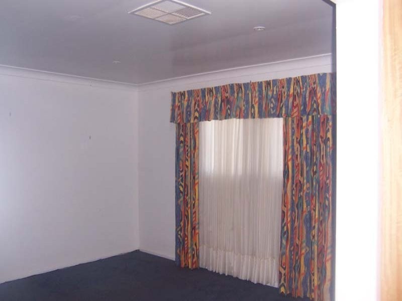 10 Mount Street, Gundagai NSW 2722