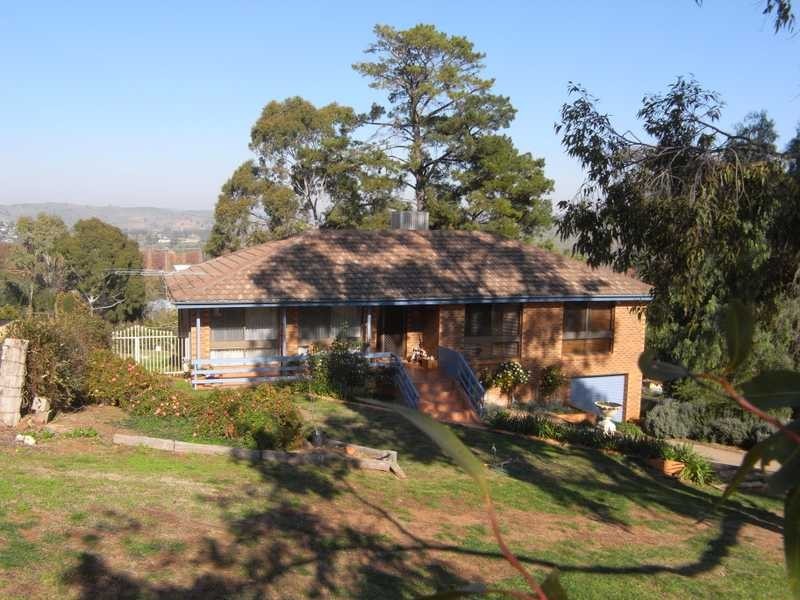 112 Hanley Street, Gundagai NSW 2722