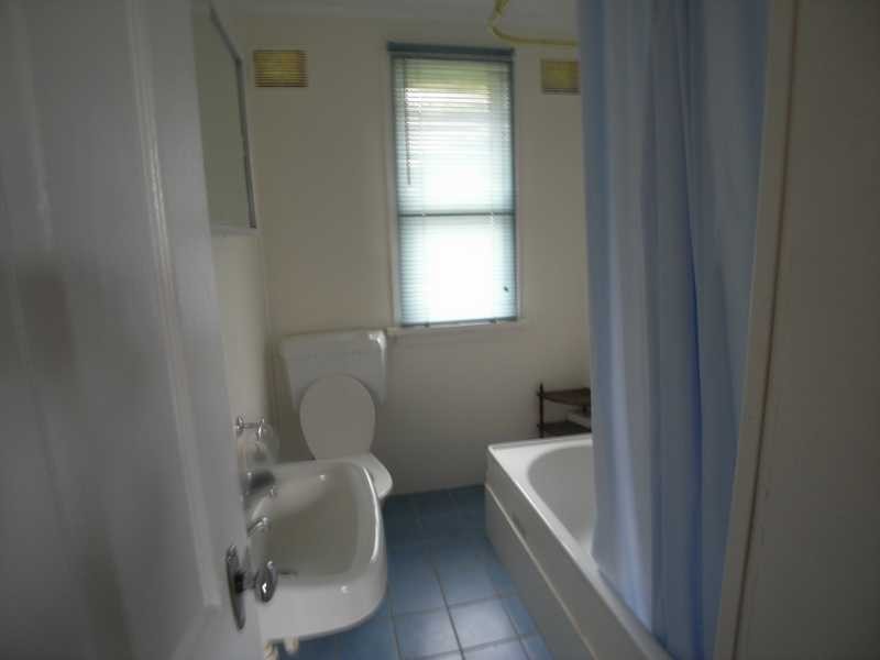 182 Punch Street, Gundagai NSW 2722