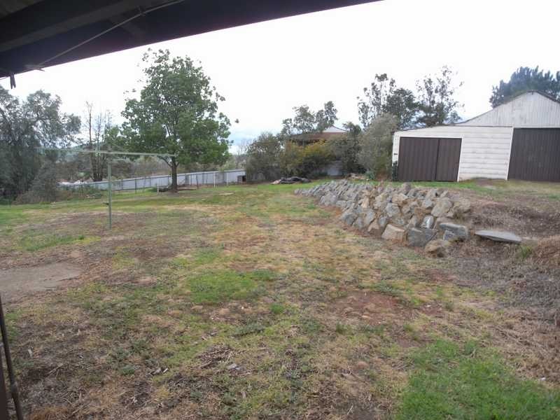 42 Tom Street, Gundagai NSW 2722