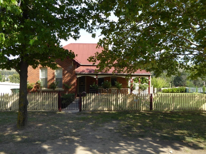 59 Mount Street, Gundagai NSW 2722