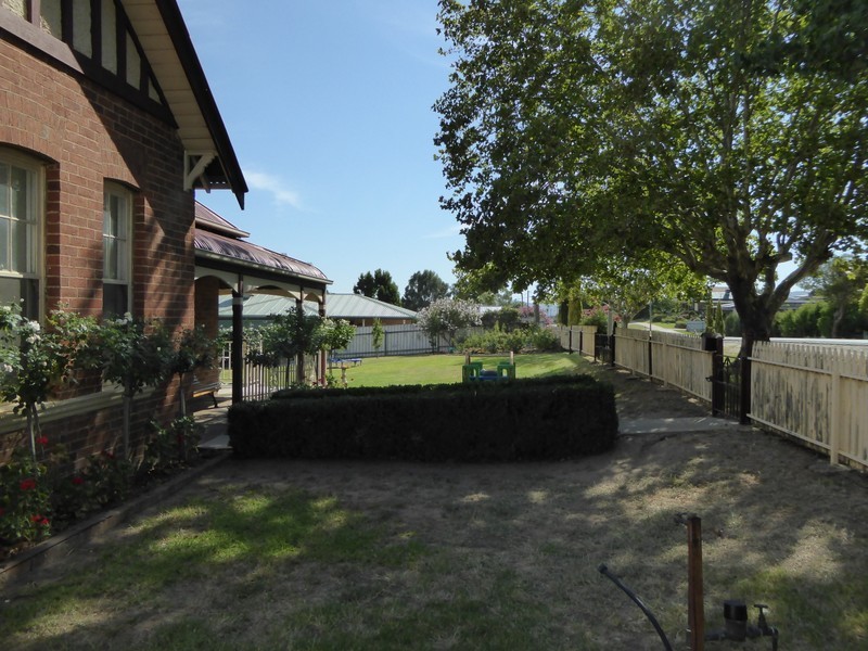 59 Mount Street, Gundagai NSW 2722