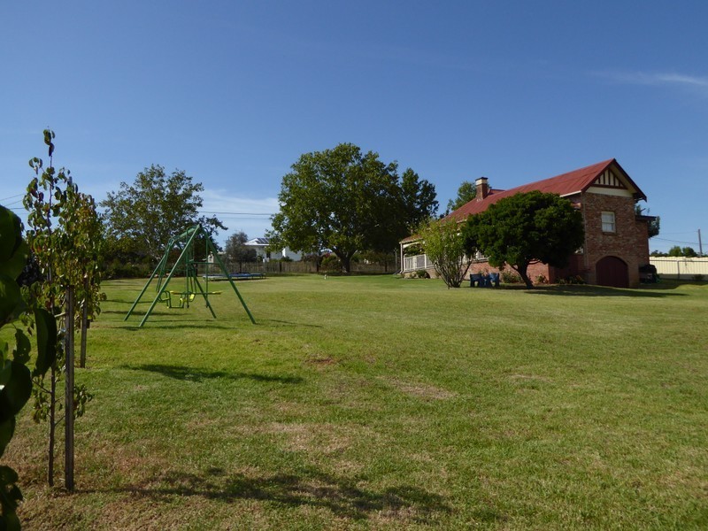 59 Mount Street, Gundagai NSW 2722