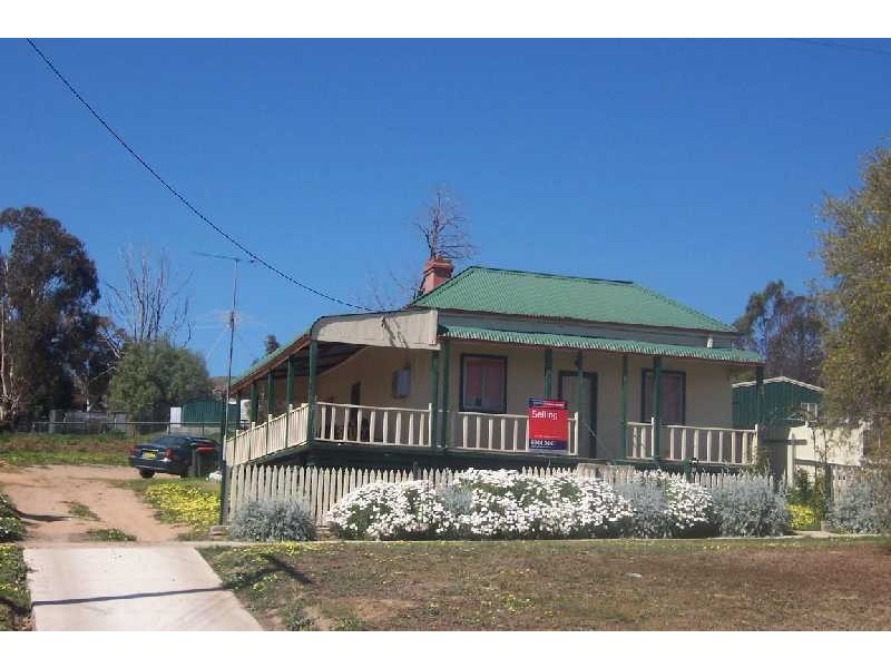 24 Mount Street, Gundagai NSW 2722