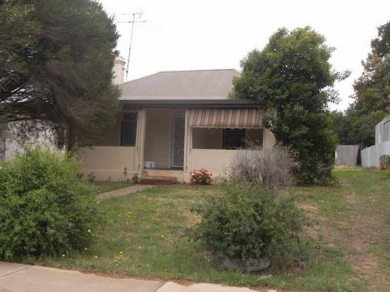 143 Punch Street, Gundagai NSW 2722
