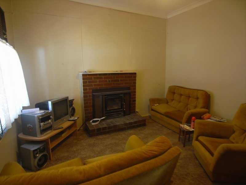 143 Punch Street, Gundagai NSW 2722