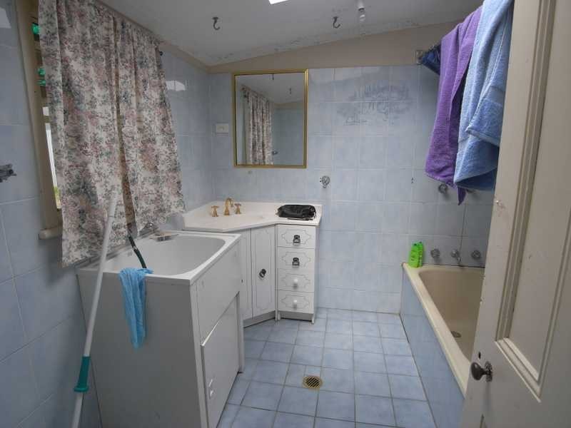 143 Punch Street, Gundagai NSW 2722