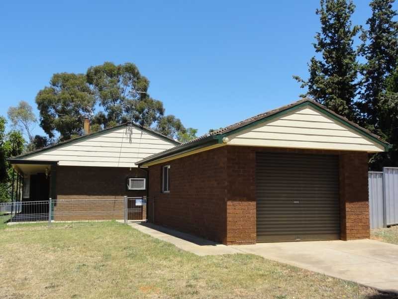 114 William Street, Gundagai NSW 2722