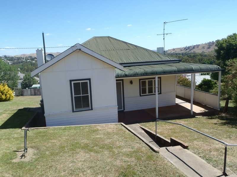 80 Punch Street, Gundagai NSW 2722