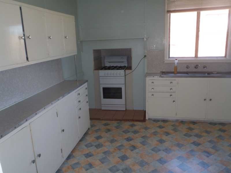 80 Punch Street, Gundagai NSW 2722