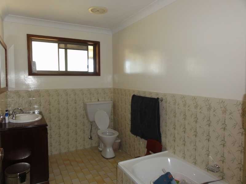 112 Hanley Street, Gundagai NSW 2722
