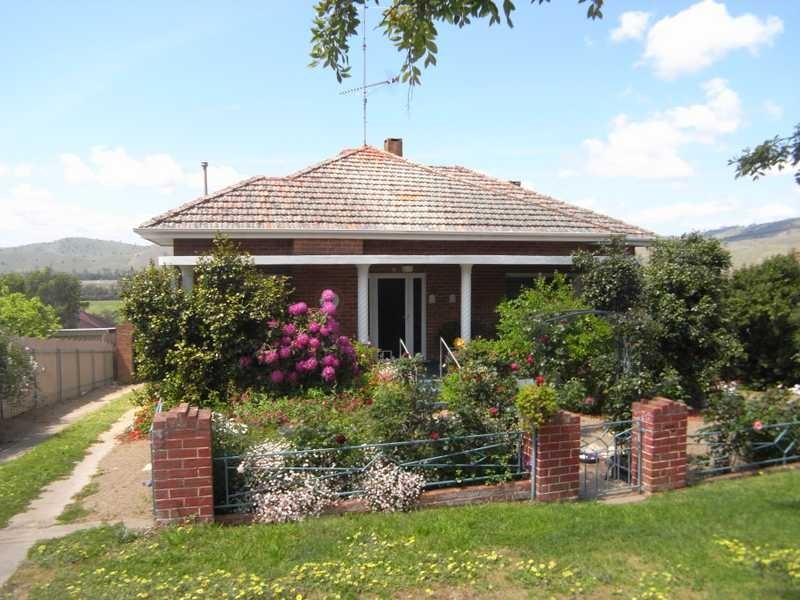 19 Virgil Street, Gundagai NSW 2722