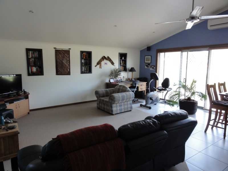 132 Mount Street, Gundagai NSW 2722