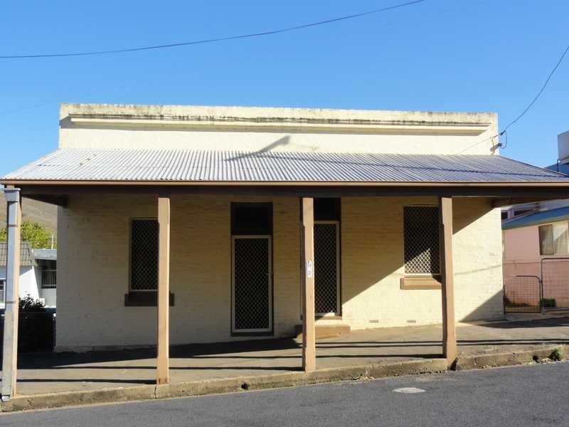 8 Kitchener Street, Gundagai NSW 2722