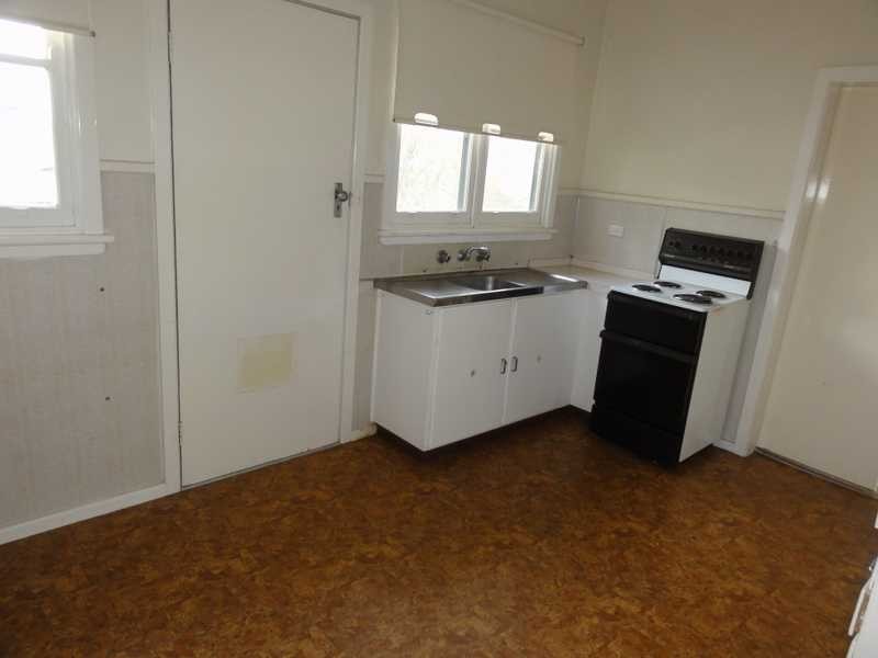 89 West Street, Gundagai NSW 2722