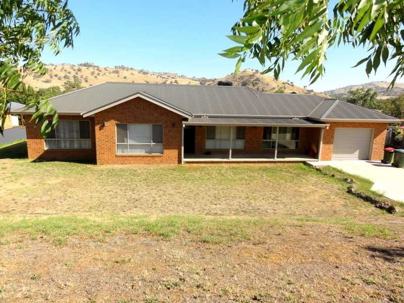 37 Mount Street, Gundagai NSW 2722