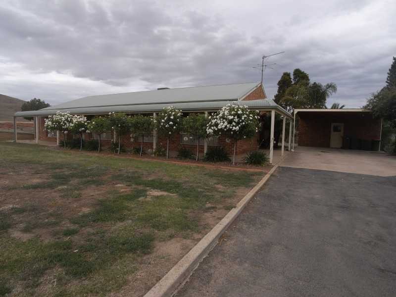 55 Luke Street, Gundagai NSW 2722