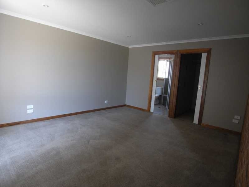 55 Luke Street, Gundagai NSW 2722