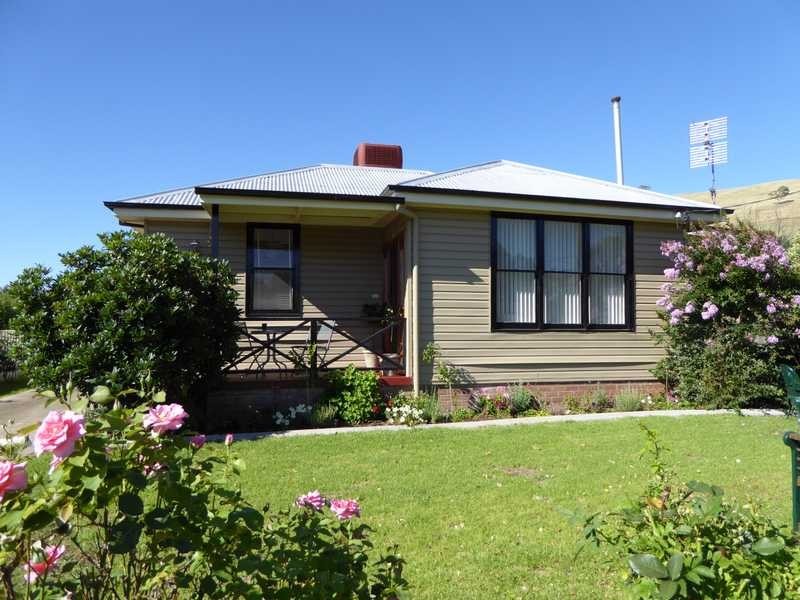 164 Punch Street, Gundagai NSW 2722