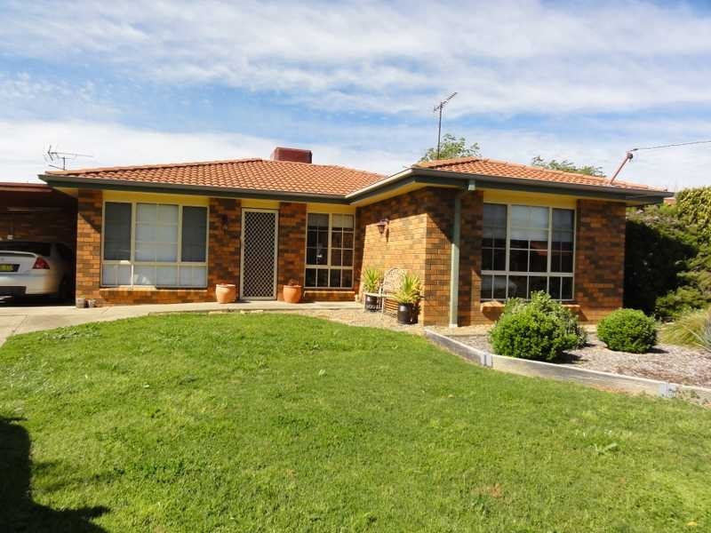 1 Carrigg Place, Gundagai NSW 2722