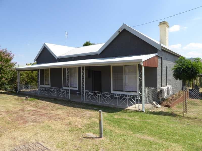 49 Mount Street, Gundagai NSW 2722
