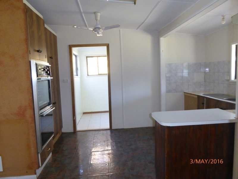 12 Dodd Street, Gundagai NSW 2722