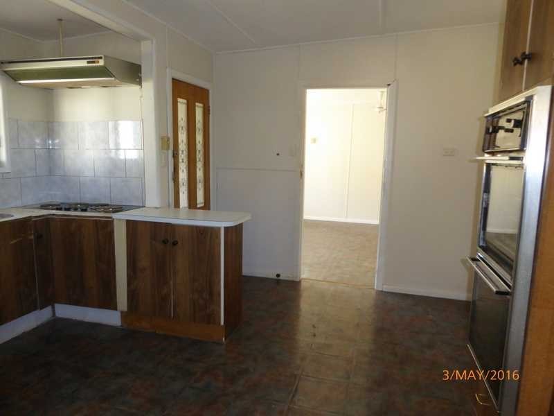 12 Dodd Street, Gundagai NSW 2722