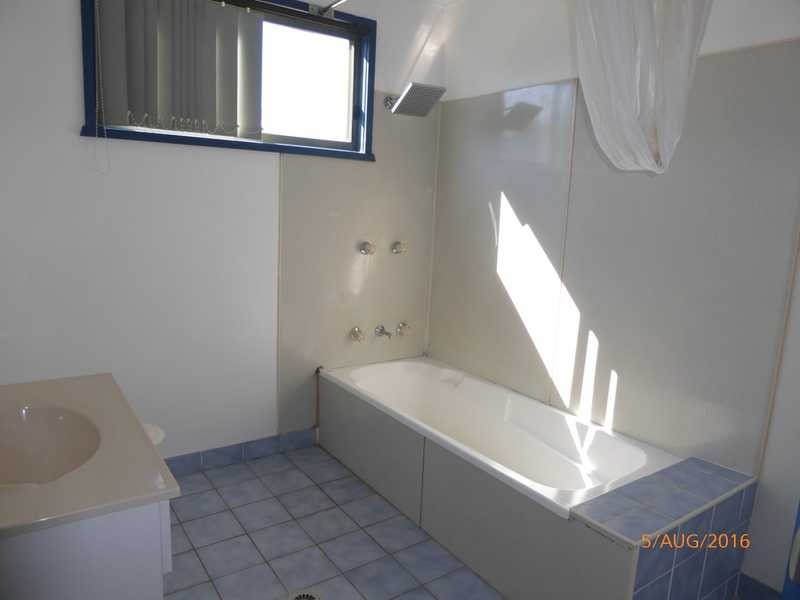 18 Mount Street, Gundagai NSW 2722