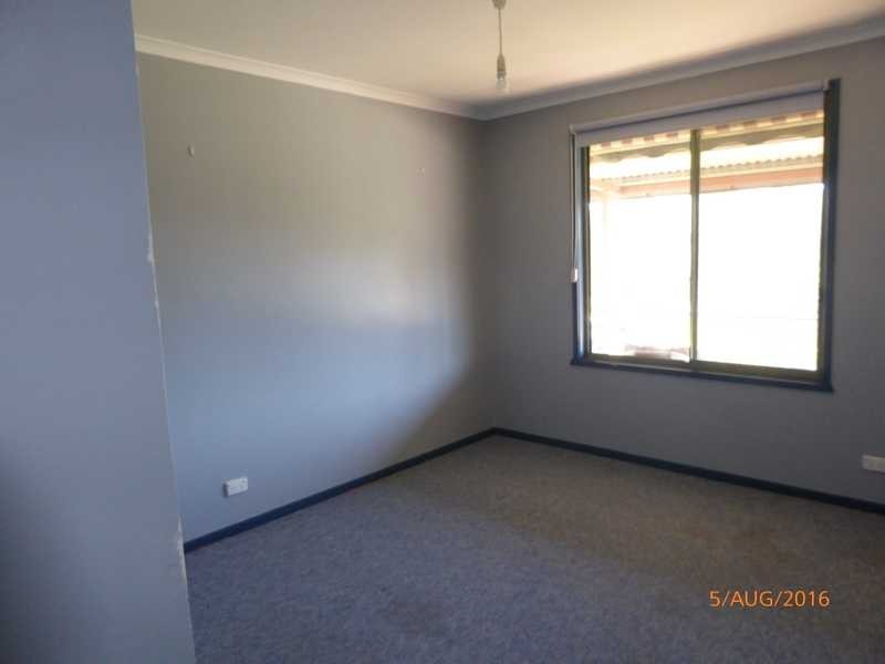 18 Mount Street, Gundagai NSW 2722