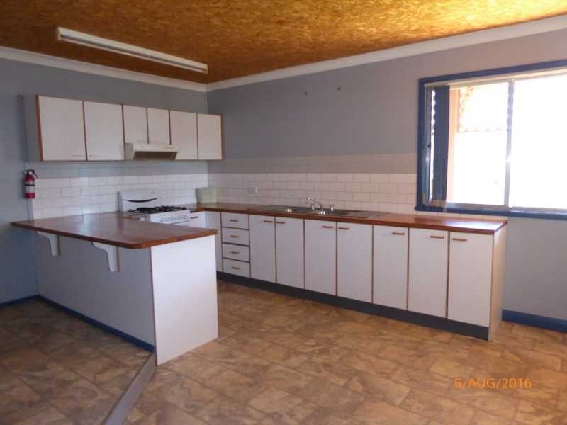 18 Mount Street, Gundagai NSW 2722