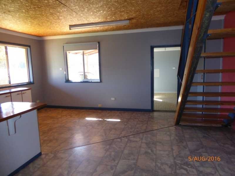 18 Mount Street, Gundagai NSW 2722