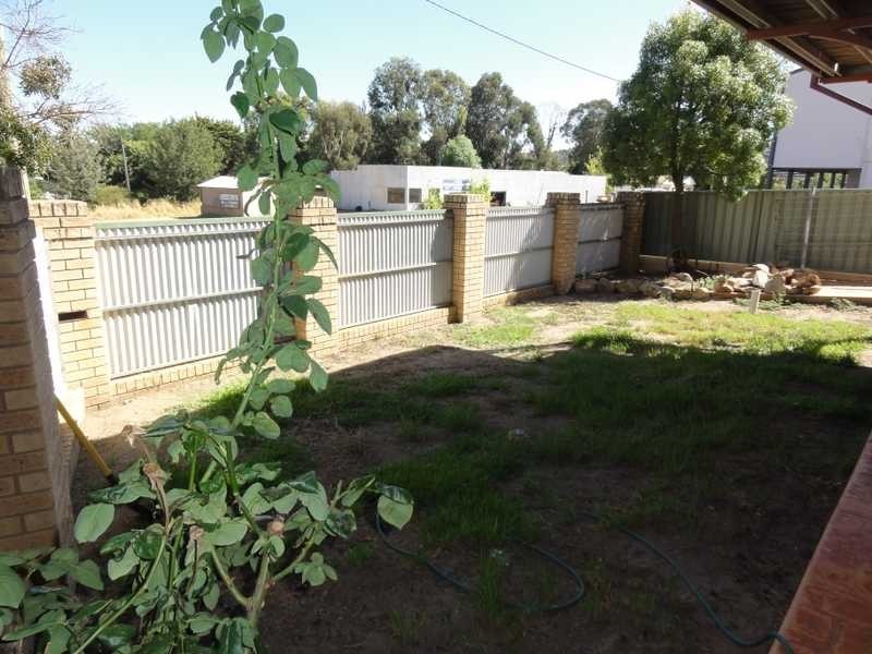 18 Mount Street, Gundagai NSW 2722