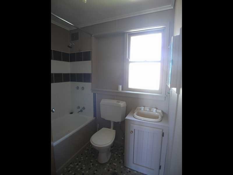 62 Tor Street, Gundagai NSW 2722