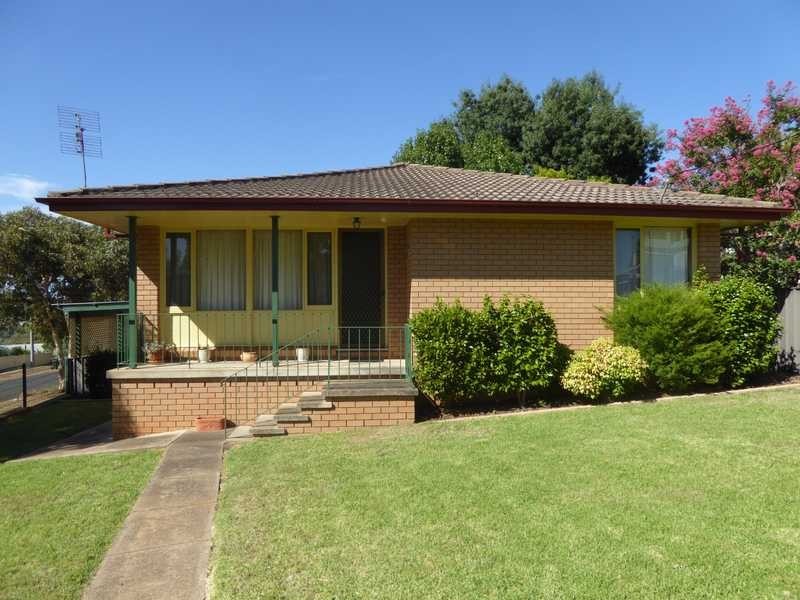 46 luke Street, Gundagai NSW 2722