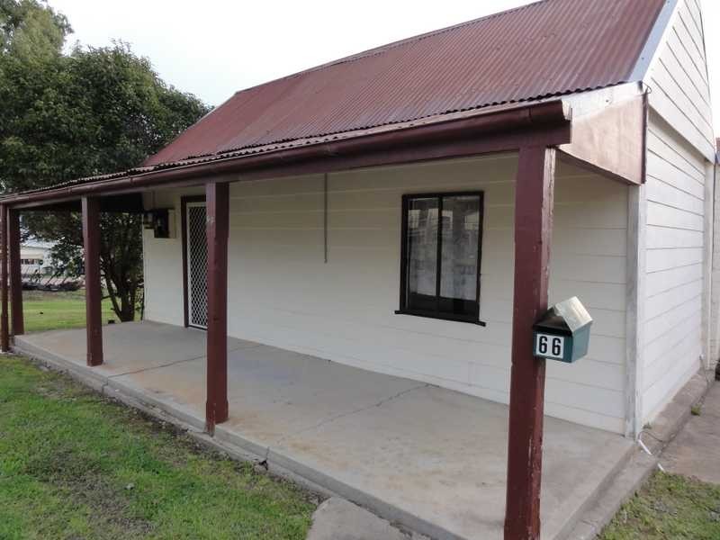 66 West Street, Gundagai NSW 2722