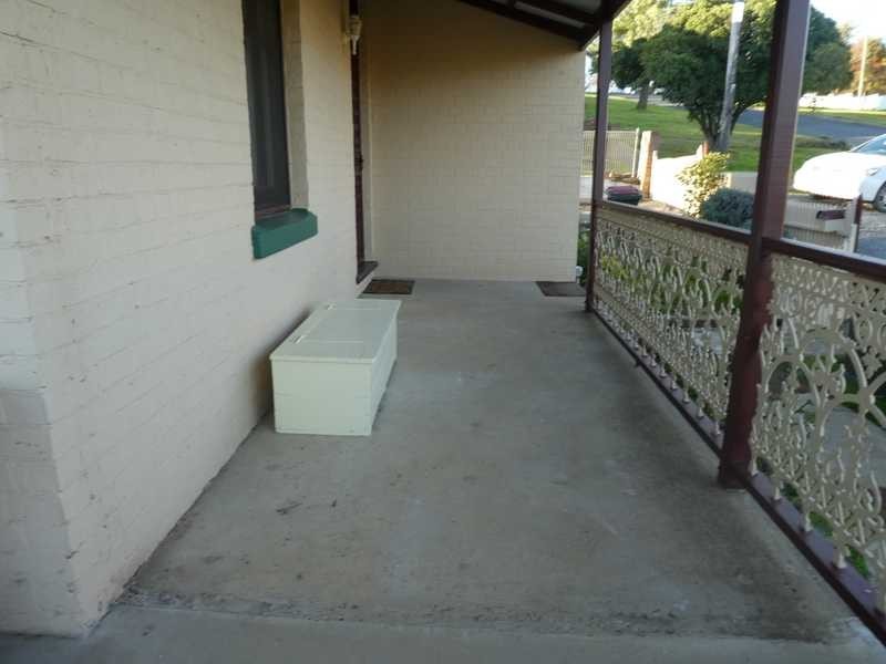 6 Virgil Street, Gundagai NSW 2722