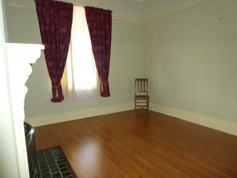 6 Virgil Street, Gundagai NSW 2722