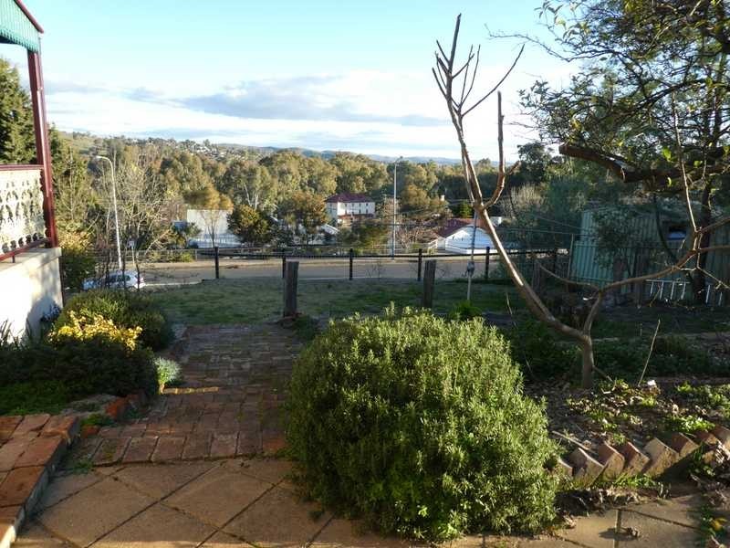 6 Virgil Street, Gundagai NSW 2722