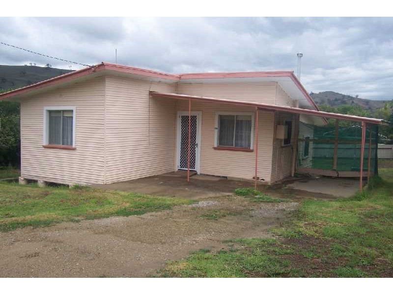 68 West Street, Gundagai NSW 2722