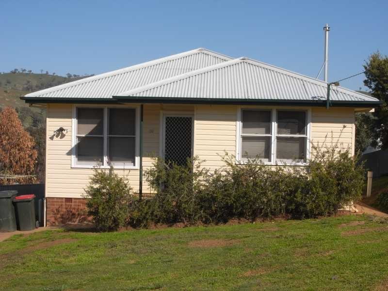 20 Tor Street, Gundagai NSW 2722