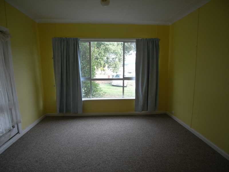 66 West Street, Gundagai NSW 2722