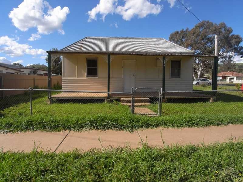 139 Punch Street, Gundagai NSW 2722