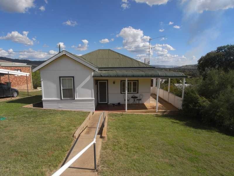 80 Punch Street, Gundagai NSW 2722