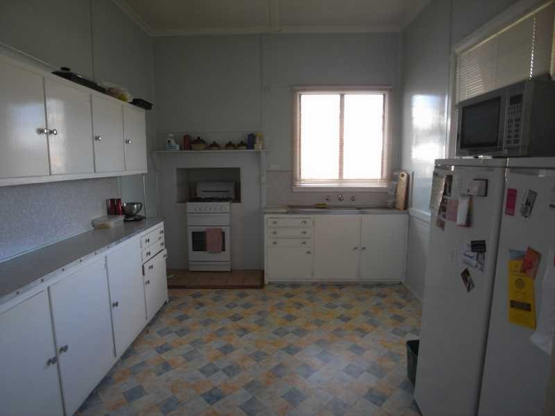 80 Punch Street, Gundagai NSW 2722